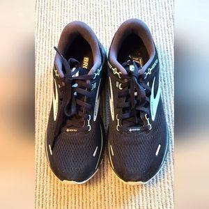 Brooks Ghost 14 Gore-Tex Women Sneakers